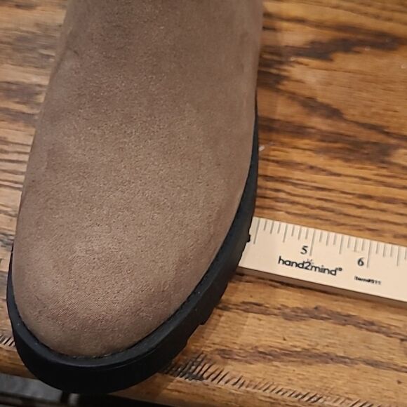 Old Navy sz 8 chunky boots suade upper with elastic gussett NWOT - Picture 6 of 8